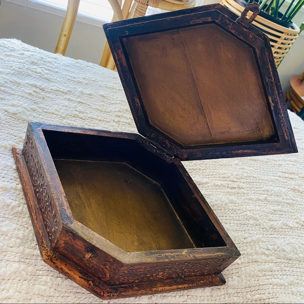 Vintage Tooled Texture Versatile Use Wooden Chest Jewelry Keepsake Holder